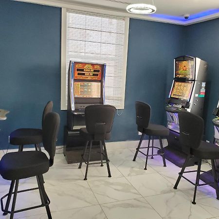 Days Inn By Wyndham Сейнт Джон Екстериор снимка