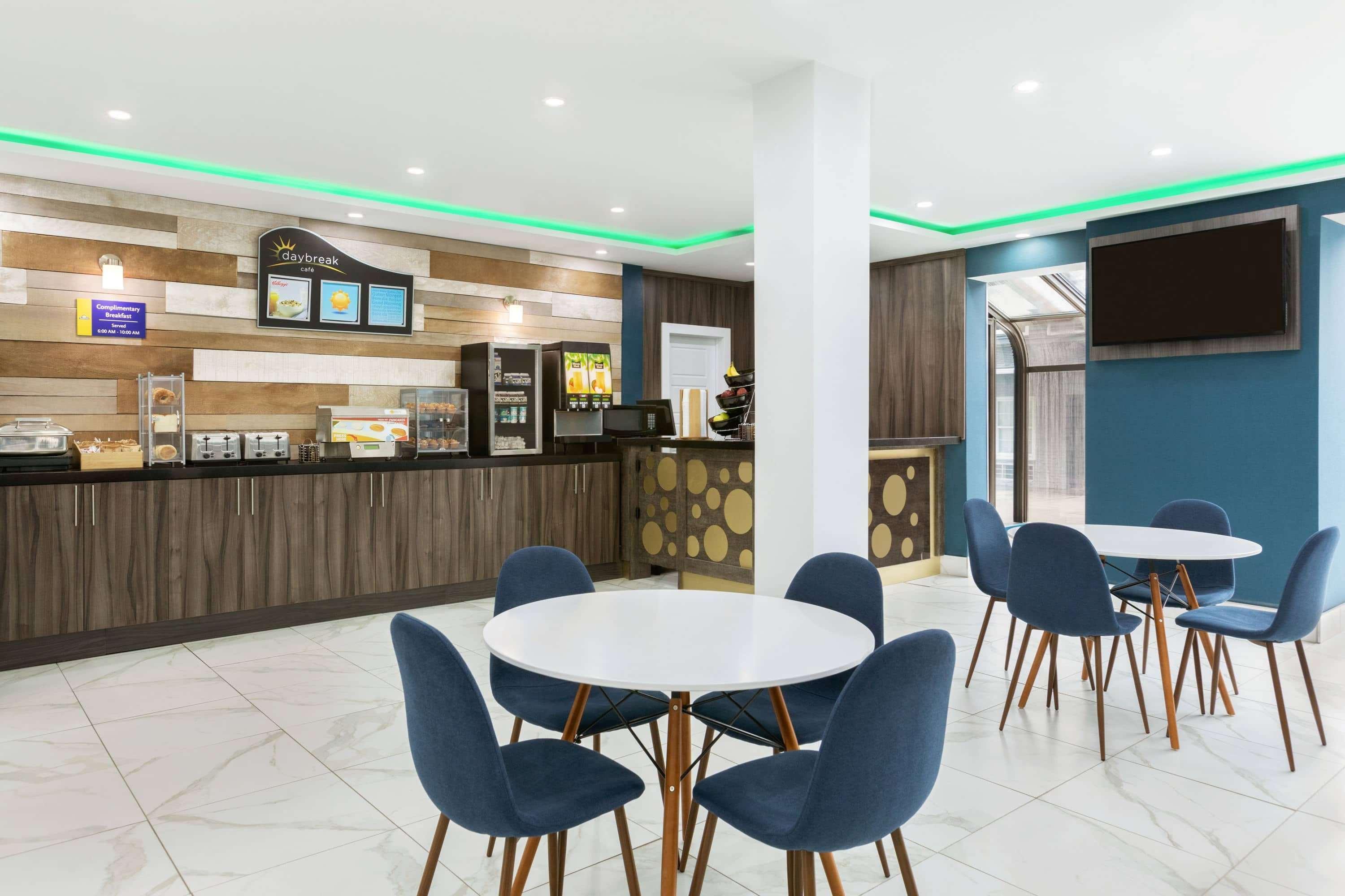 Days Inn By Wyndham Сейнт Джон Екстериор снимка