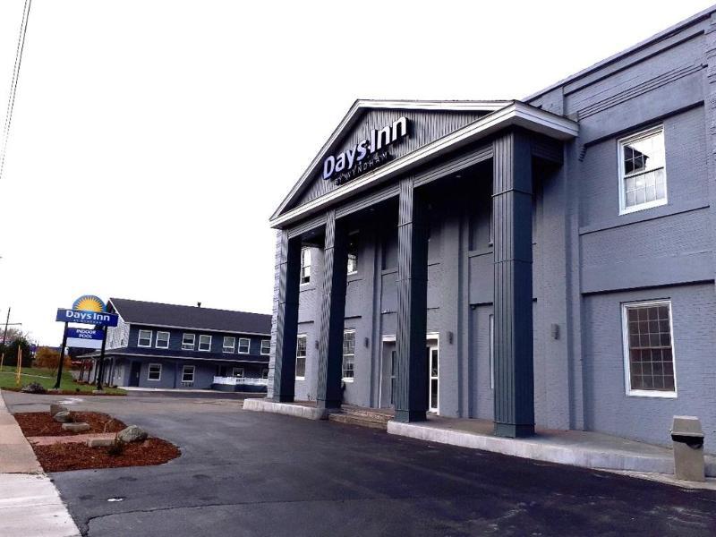Days Inn By Wyndham Сейнт Джон Екстериор снимка